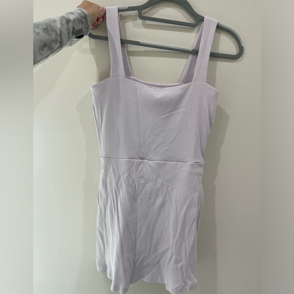 Elegant Lilac Sleeveless Dress
